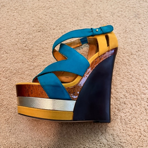 New / Never Worn Size 9 “ALIST” Ultra High Wedge by Eric Rutberg - Picture 1 of 6